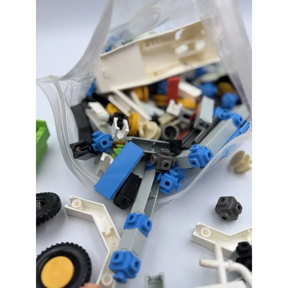 Fisher-Price Construx Vintage Building Toys Parts Connectors Etc.Large Bag 2690
